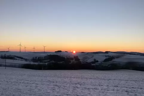 Rot-Weiß Reichsthal: Den Sonnenuntergang über ihrer Heimatgemeinde hat Inge Huber fotografiert.