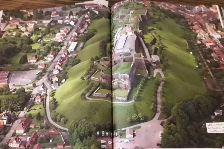 Die Zitadelle Bitsch – im Buch auf einer Doppelseite abgebildet – galt als uneinnehmbar. 