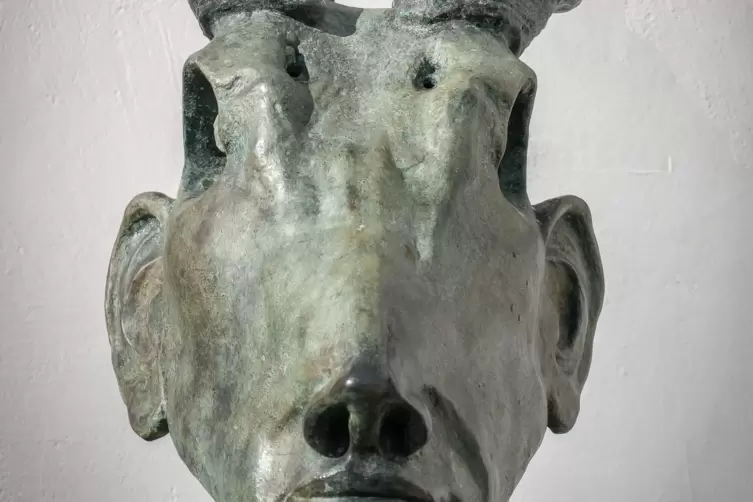 Pan Eland II hei&szlig;t diese Skulptur von Luana Kroner-Stasek. 