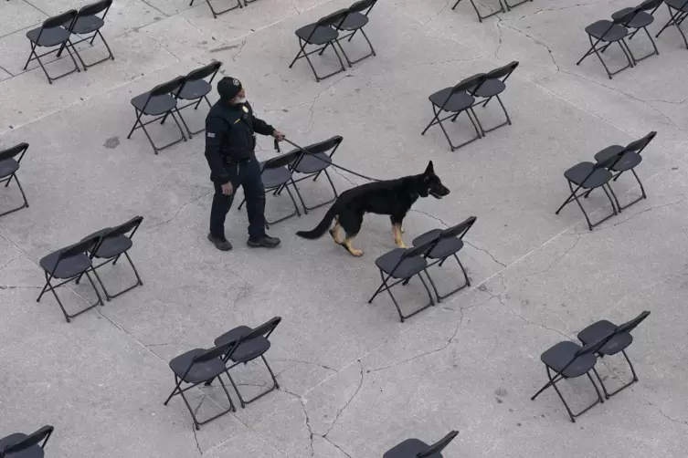 Sicherheitsstufe 1 ist noch nicht, aber die Polizei sucht st&auml;ndig das Gebiet rund ums Kapitol ab.