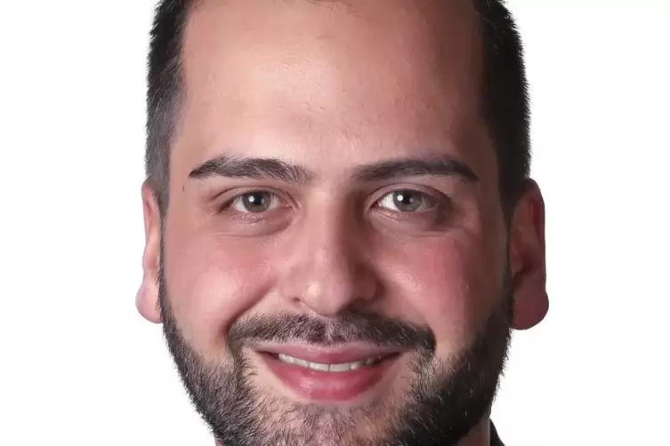 Osman G&uuml;rsoy (SPD) geht als Favorit in die Stichwahl.