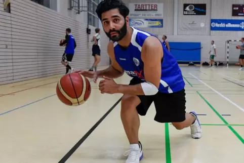 Haluk Yumurtaci sucht mit 35 noch einmal eine Herausforderung. Er liebt Basketball und kann deshalb noch nicht aufhören.