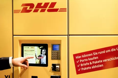 Wer will, kann seine Pakete jetzt auch an der Packstation empfangen und verschicken. 