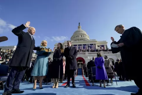 Auf bessere Zeiten: Joe Biden legt den Amtseid ab.
