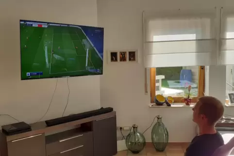 Schon im ersten Lockdown startete der Südwestdeutsche Fußballverband eine „Wir kicken zu Hause“-Liga. Christoph Emrich war für d