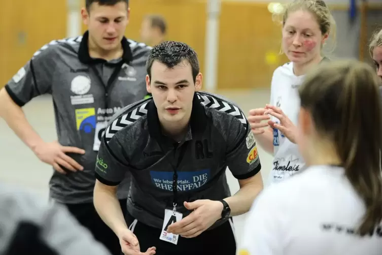W&uuml;rde &bdquo;rein sportlich&ldquo; gerne Aufstiegsspiele machen: R&uuml;diger Lydorf, der Trainer der Oberliga-Frauen des SV 64 Zweibr&uuml;cken. 