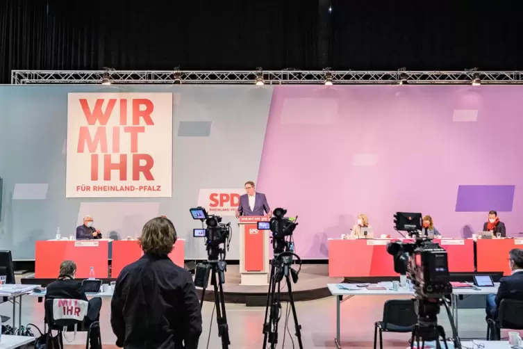 Frontmann: Alexander Schweitzer SPD-Fraktionsvorsitzender, bei seiner Rede auf dem digitalen Parteitag. 