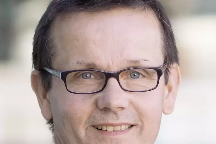 Andreas Michael Nie&szlig;, 59 Jahre alt, ist Vorsitzender des Wissenschaftsrats der deutschen Gesellschaft f&uuml;r Sportmedizin und Pr&auml;ve