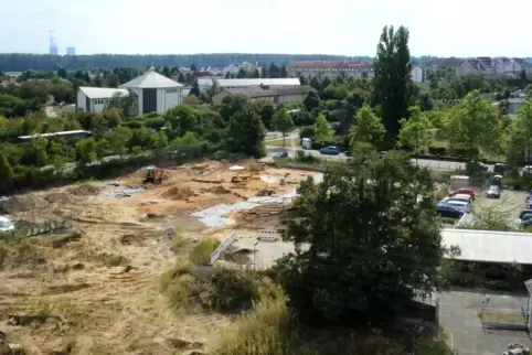 2016: Die Fläche, auf der gebaut werden soll, wird von Archäologen untersucht. Dieser Blick aus dem Krankenhaus sähe heute ander