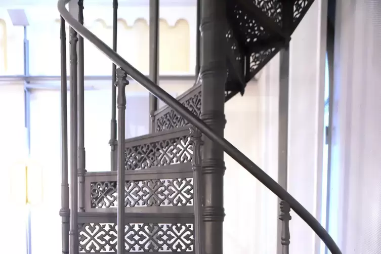 Ein Detail des gusseisernen Treppe, die seit Langem im Alten Kaufhaus eingebaut ist. 