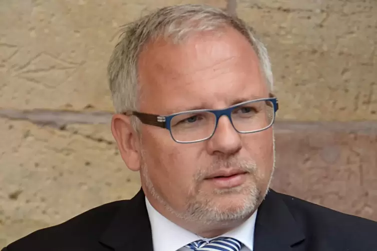 Hans-Ulrich Ihlenfeld, Landrat im Kreis Bad D&uuml;rkheim. 