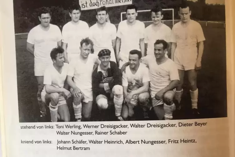 Die Mannschaft, die Manfred Foos vor 60 Jahren in ihren Bann zog (von links): hinten Toni Werling, Werner Dreisigacker, Walter D