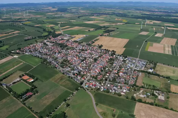 Luftaufnahme von Minfeld. 
