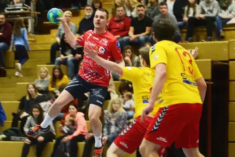 Im Februar 2019 war Kevin Hauck (mit Ball) im Pfalzpokal-Halbfinale gegen die HSG Eckbachtal noch für die TS Rodalben im Einsatz