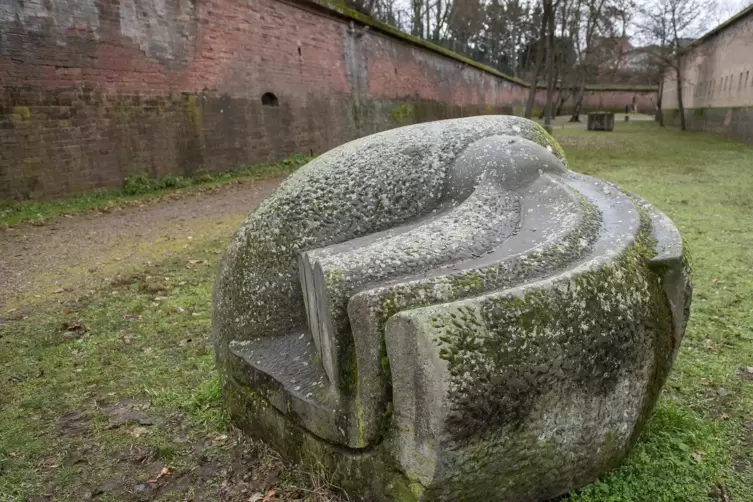 Der Italiener Villi Bossi lie&szlig; sich zu seiner Skulptur vom Kometen Hale-Bopp inspirieren.