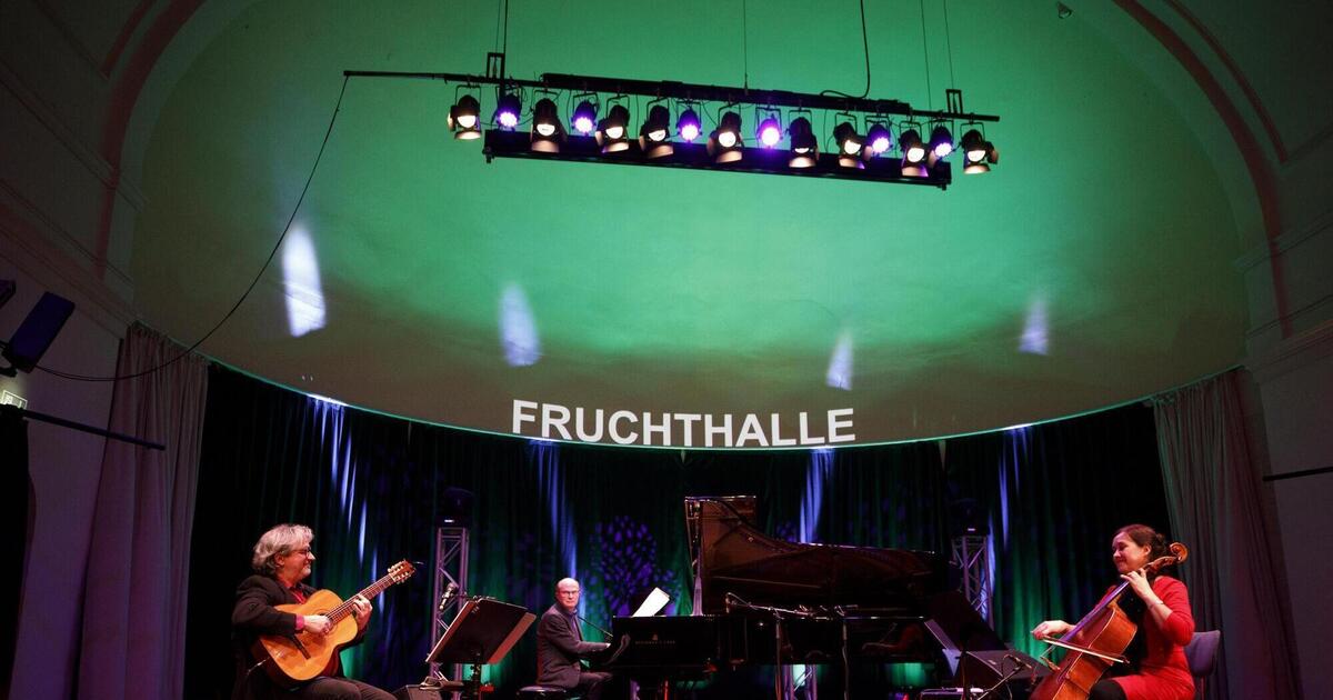 In Der Nã¤He : Neubau: FH-Kubus schwebt der Vollendung entgegen / 3.habt ihr viele freunde in ...