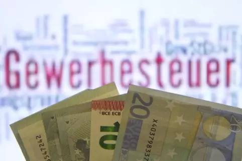 Im Herbst will der Rockenhausener Stadtrat erneut beraten, ob der Satz für die Gewerbesteuer erhöht wird. Im Herbst will der Rockenhausener Stadtrat erneut beraten, ob der Satz für die Gewerbesteuer erhöht wird.