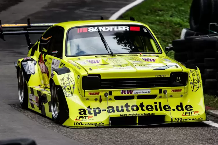 Brachial schnell, nicht nur in Homburg: Holger Hovemann beim KW Berg-Cup in seinem Opel Kadett. 