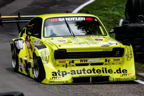 Brachial schnell, nicht nur in Homburg: Holger Hovemann beim KW Berg-Cup in seinem Opel Kadett. 
