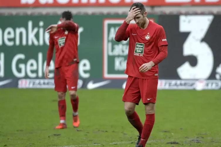 Der nächste Tiefschlag: Gegen den SV Wehen Wiesbaden legte der FCK einen desaströsen Auftritt hin. 