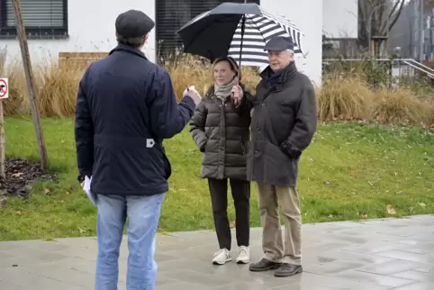  Rainer und Ulrike Scholl im Gespräch mit Volker Endres. 