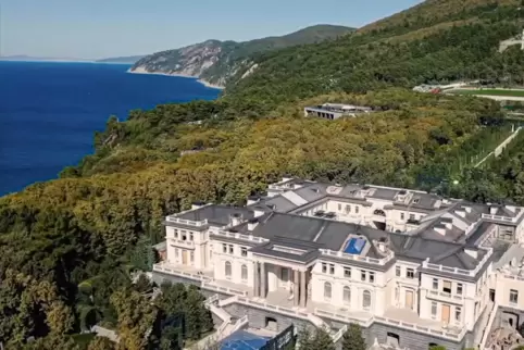 Das Bild des Schlosses aus einem vom russischen Oppositionellen Alexej Nawalny produzierten Youtube-Video. 