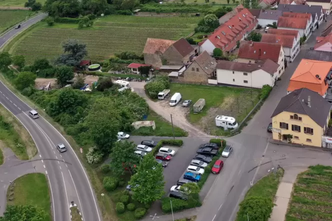 Der umstrittene Parkplatz am nördlichen Ortseingang. Der umstrittene Parkplatz am nördlichen Ortseingang.