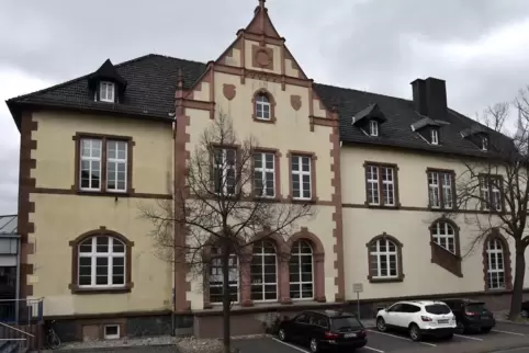 Die Roxheimer Grundschule muss wegen steigender Schülerzahlen erweitert werden.