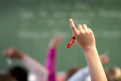 Experten mahnen seit Jahren, Schule müsse immer mehr leisten. Braucht es deshalb kleinere Klassen, mehr Pädagogen und mehr Schul
