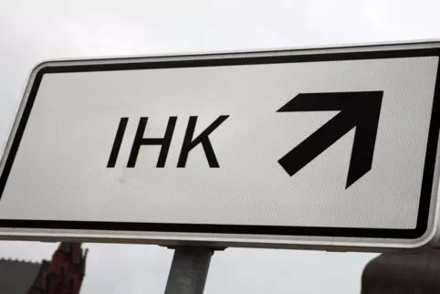 Die IHK für die Pfalz bietet kostenfreie Webinaren für Unternehmer und Selbstständige zur Orientierung im Förderdschungel der Co
