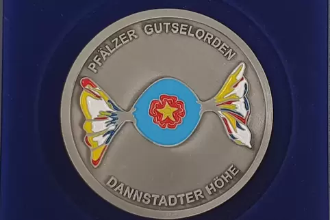 Für diesen Orden kann man sich nicht bewerben, für ihn wird man nominiert. 