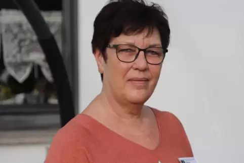 Die ehemalige Altenpflegerin Petra Schreiner wollte auch in der Rente etwas Sinnvolles tun.