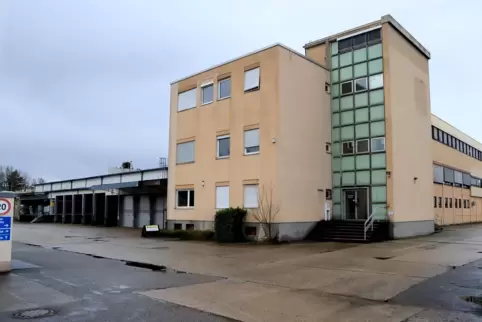 Die ehemalige Kissel-Zentrale soll den Dieter-Kissel-Höfen weichen. Außer Wohnungen ist dort auch ein Supermarkt geplant. 