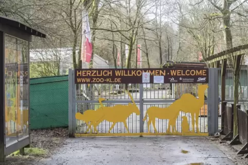 Zu! Das Tor zur Welt der Zootiere in Siegelbach, es ist abgeschlossen. Seit Wochen schon. 