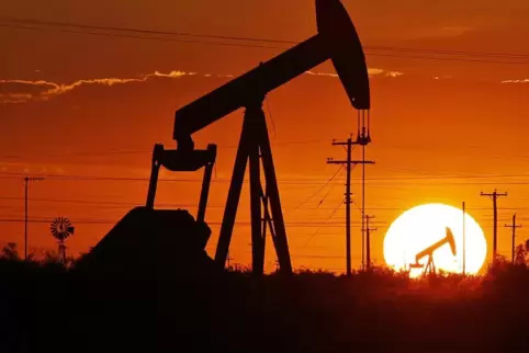 Der Straßen- und der Luftverkehr sind in der Pandemie stark eingebrochen, das schlägt auf den Ölpreis durch: Ölfeld in Texas. 