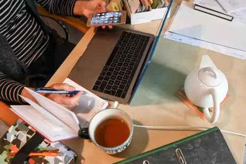 Wenn die Internetgeschwindigkeit und die Netzabdeckung im eigenen Heim stimmt, kann es auch mit dem Homeoffice funktionieren. 