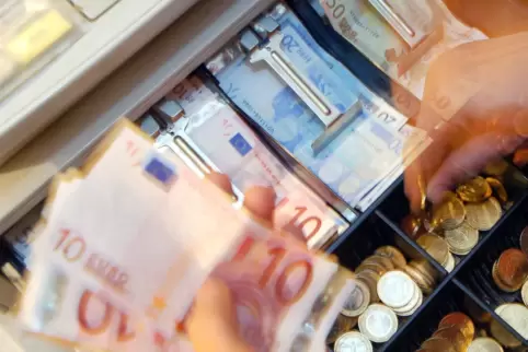 Das Geld mit vollen Händen ausgeben – das kann die Stadt in ihrer nach wie vor schwierigen finanziellen Lage auch mit genehmigte