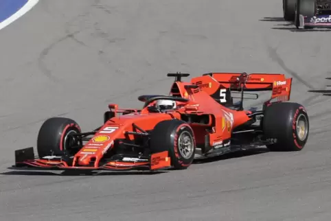 Der Fahrstil von Ferrari-Pilot Charles Leclerc kommt einem übersteuernden Auto entgegen.