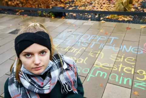 Melina Crispin, Aktivistin, in der Innenstadt von Mainz.