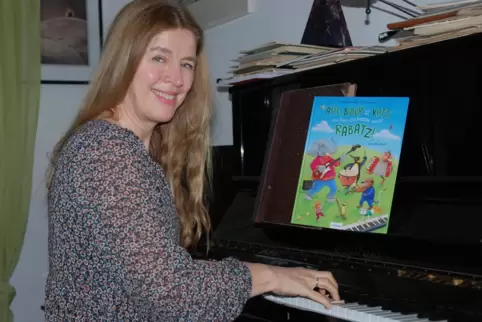 Homeoffice ist für Autoren normal: Auch Ulrike Sauerhöfers neuestes musikalisches ABC-Kinderbuch entstand im trauten Heim im Neu