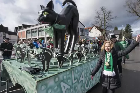 Westricher Fastnachtsumzug 2020: Ende Februar waren die Bruchkatzen noch unterwegs. Dann kam Corona und ein Jahr später geht nun