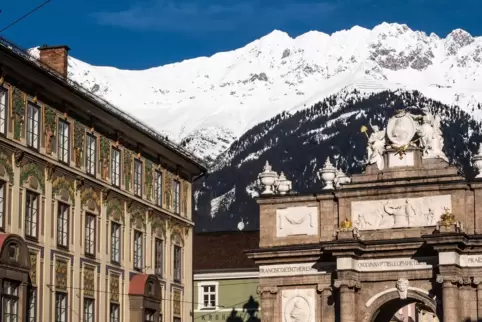 Stolze Historie, schöne Landschaft: Innsbruck ist beliebtes Reiseziel, bleibt aber Gegenstand heftiger Lockdown-Debatten.