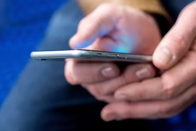 Ein Smartphone und eine stabile Internetverbindung – mehr braucht es nach Darstellung der Stadtportal-Macher nicht für den gepla