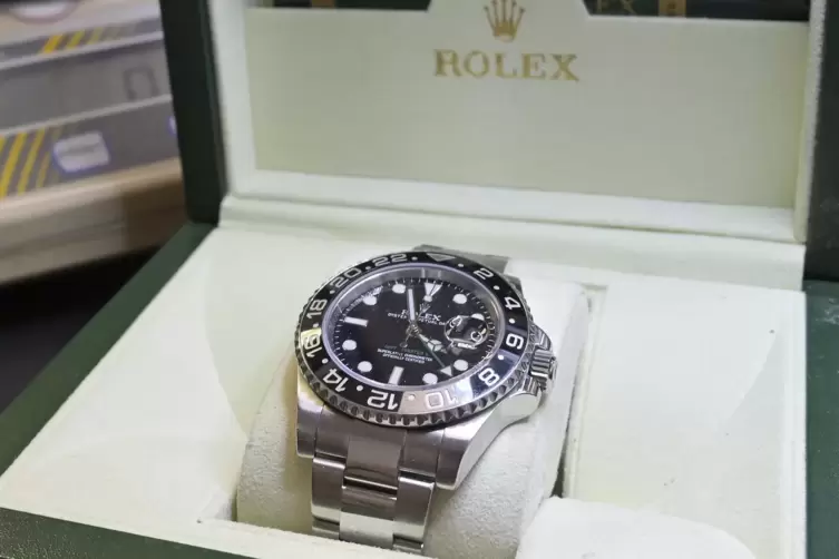 Teure Armbanduhren, unter anderem von der Marke Rolex, waren Teil des Diebesguts.