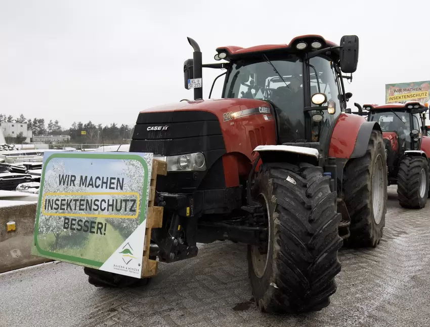Kaiserslautern: Bauern demonstrieren mit ihren Traktoren gegen den Gesetzentwurf der Bundesregierung zum Insektenschutz