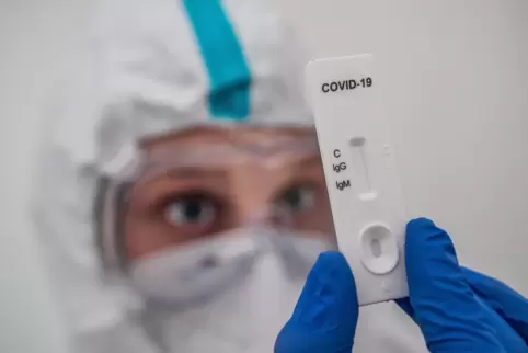 Eine unkomplizierte Möglichkeit, einen Schnelltest zum Nachweis von Antikörpern zu absolvieren, hält der Oberbürgermeister in Fr