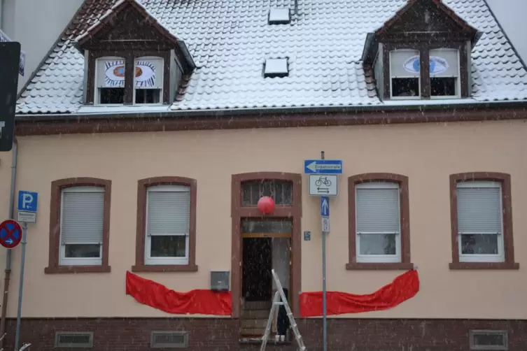 Verkleidetes Haus: Aktion der &bdquo;Stadtstreicher&ldquo;.