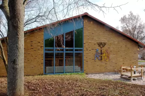 Am Stil kann man schon erkennen: Dieser Kindergarten wurde in den 1960er Jahren gebaut.