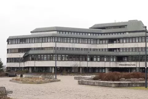 Im Homburger Forum sind das Homburger Rathaus und die Verwaltung des Saarpfalz-Kreises ansässig. Im Homburger Forum sind das Homburger Rathaus und die Verwaltung des Saarpfalz-Kreises ansässig.