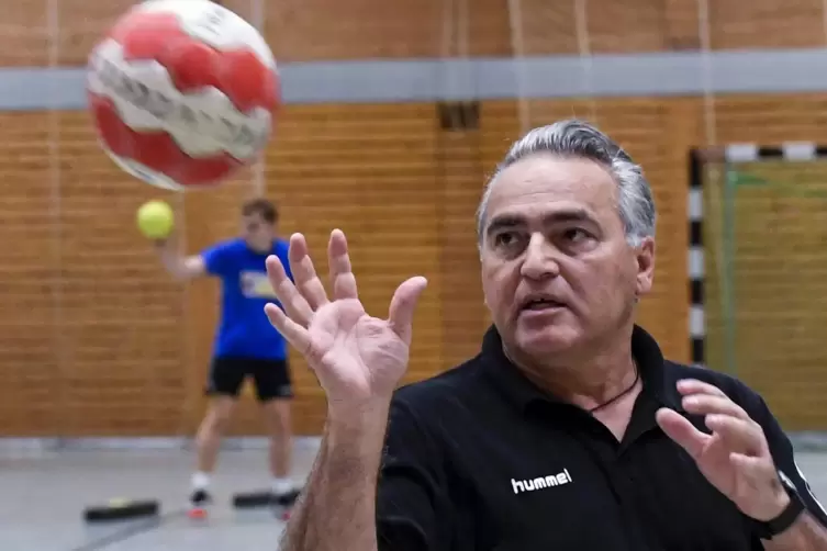 Bruno Caldarelli betreut weiterhin die zweite Mannschaft der HSG in der Verbandsliga.